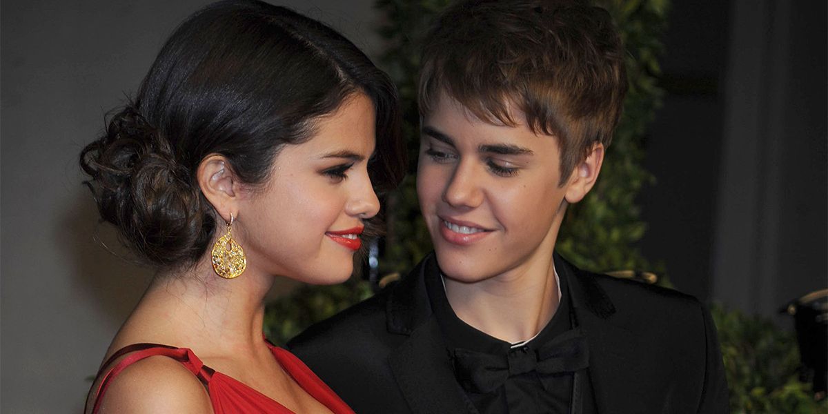 Justin Bieber Y Selena Gomez Se Van De Boda A Jamaica Justin Bieber Y Selena Gomez Van Juntos A Jamaica A La Boda Del Padre De El