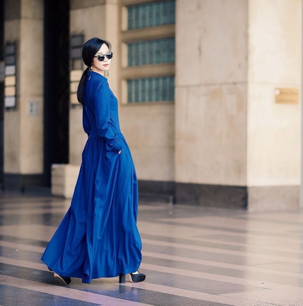 Blue, Sleeve, Floor, Dress, Street fashion, Electric blue, One-piece garment, Azure, Cobalt blue, Costume, 