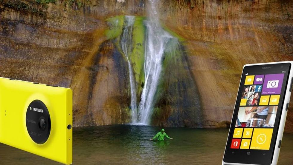 Body of water, Nature, Display device, Yellow, Fluid, Water resources, Electronic device, Communication Device, Natural landscape, Portable communications device, 
