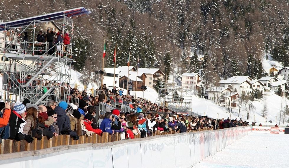 People, Winter, Crowd, Slope, Snow, World, Audience, Human settlement, Fan, Freezing, 