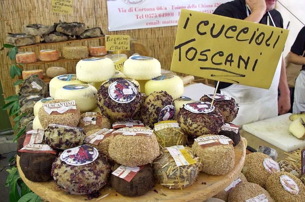 Ingredient, Parmigiano-reggiano, Retail, Market, Handwriting, Local food, Staple food, Marketplace, Produce, Whole food, 
