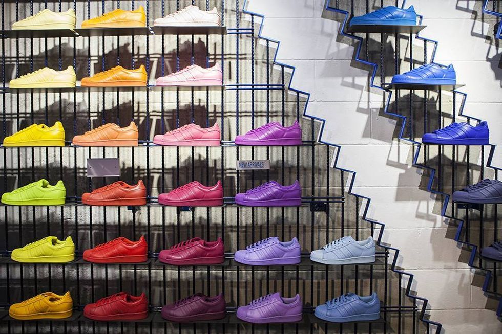 Purple, Lavender, Shoe store, Carmine, Shoe organizer, Violet, Collection, Retail, Walking shoe, Shelf, 