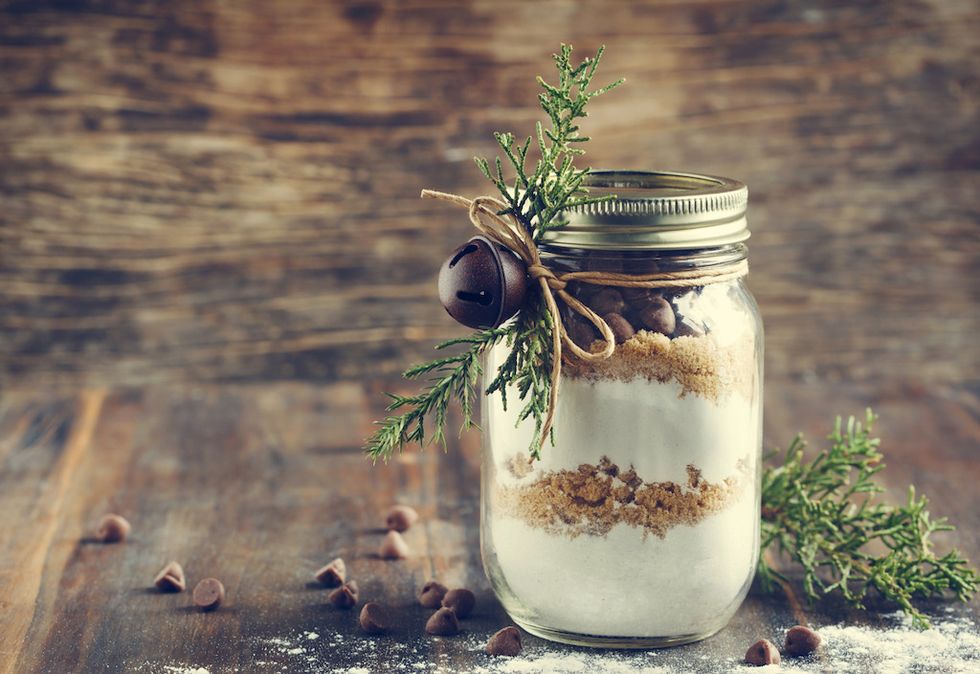 Mason jar, Ingredient, Still life photography, Food storage containers, Lid, Herb, Cylinder, Chemical compound, Glass bottle, Vase, 