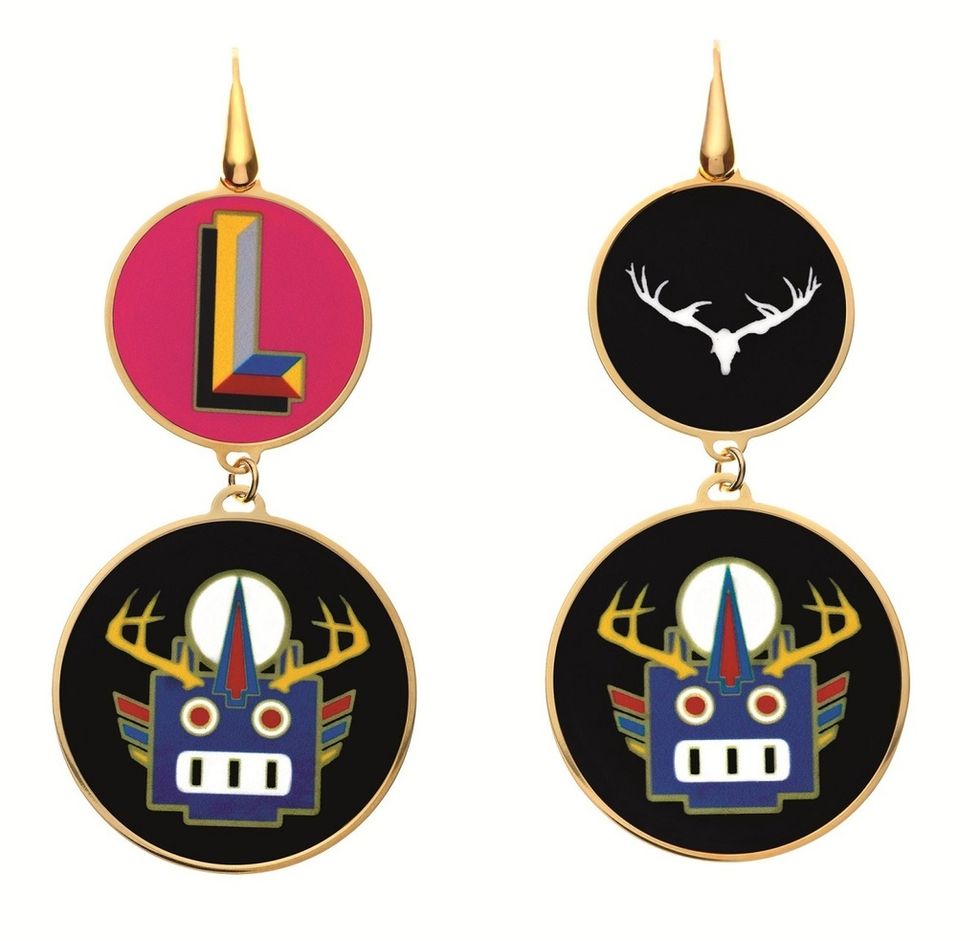 Symbol, Badge, Metal, Earrings, Circle, Natural material, Emblem, Law enforcement, Crest, Graphics, 