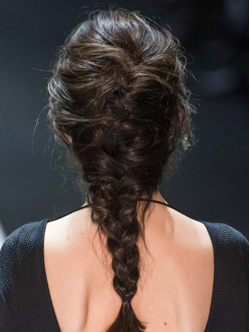 Hairstyle, Skin, Shoulder, Joint, Back, Style, Neck, Black, Long hair, Brown hair, 