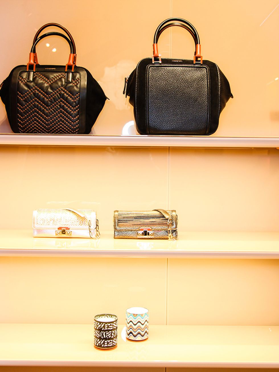 Brown, Bag, Style, Shelving, Shelf, Fashion accessory, Luggage and bags, Fashion, Shoulder bag, Tan, 