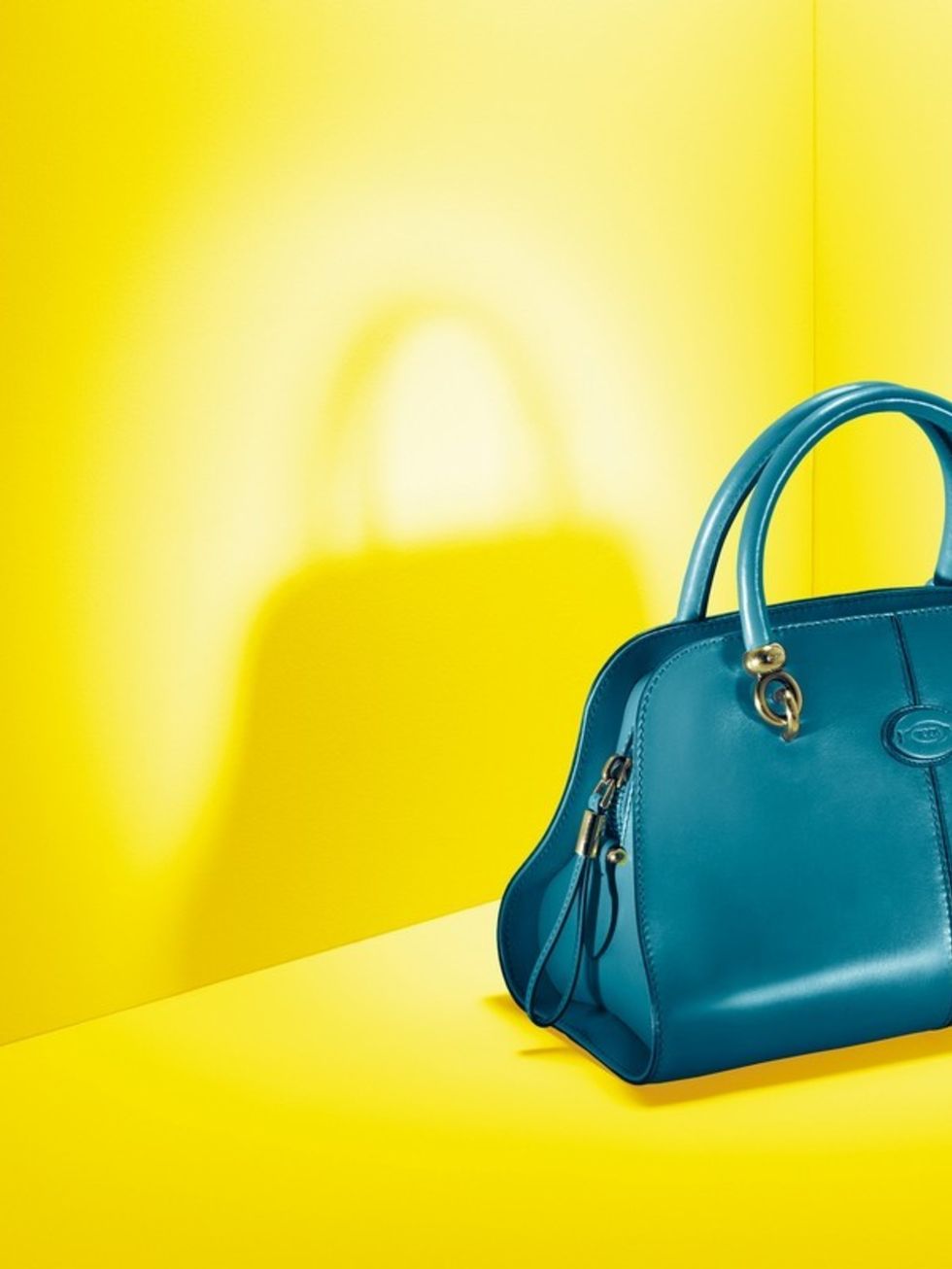 Yellow, Bag, Fashion accessory, Shoulder bag, Luggage and bags, Teal, Strap, Electric blue, Leather, Material property, 