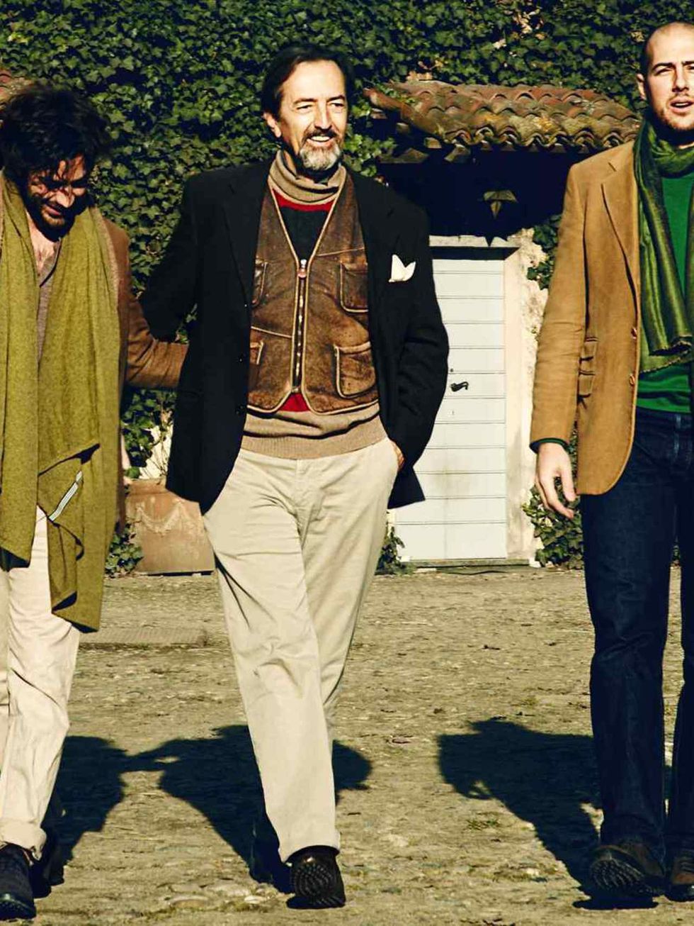 Trousers, Coat, Standing, Jacket, People in nature, Blazer, Cool, Beige, Facial hair, Scarf, 