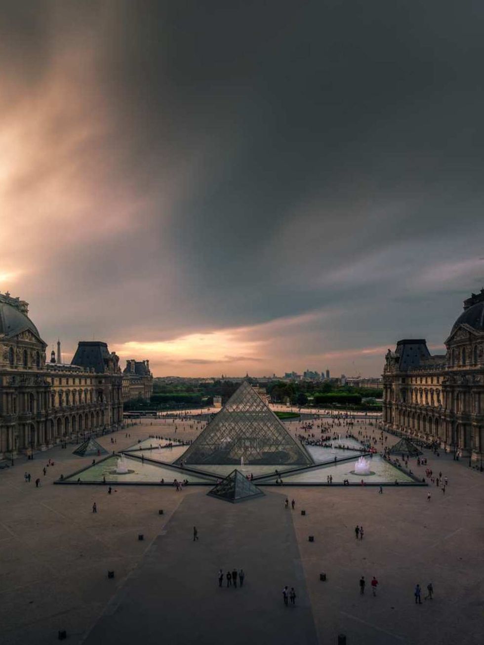 Cloud, City, Dusk, Landmark, Evening, Sunset, Dome, Palace, Water feature, Town square, 