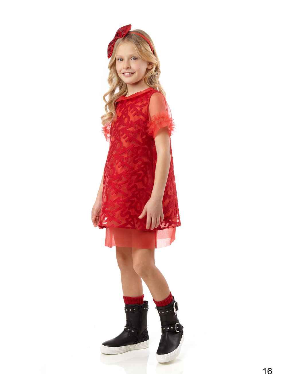 Dress, Sleeve, Shoe, Standing, Human leg, Red, One-piece garment, Style, Costume accessory, Day dress, 