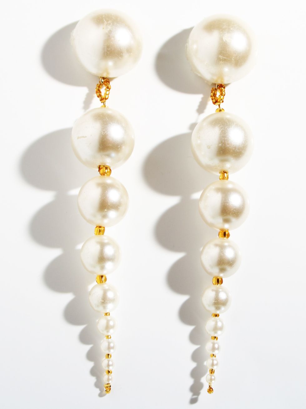 White, Earrings, Fashion accessory, Jewellery, Natural material, Pearl, Body jewelry, Bead, Beige, Ivory, 