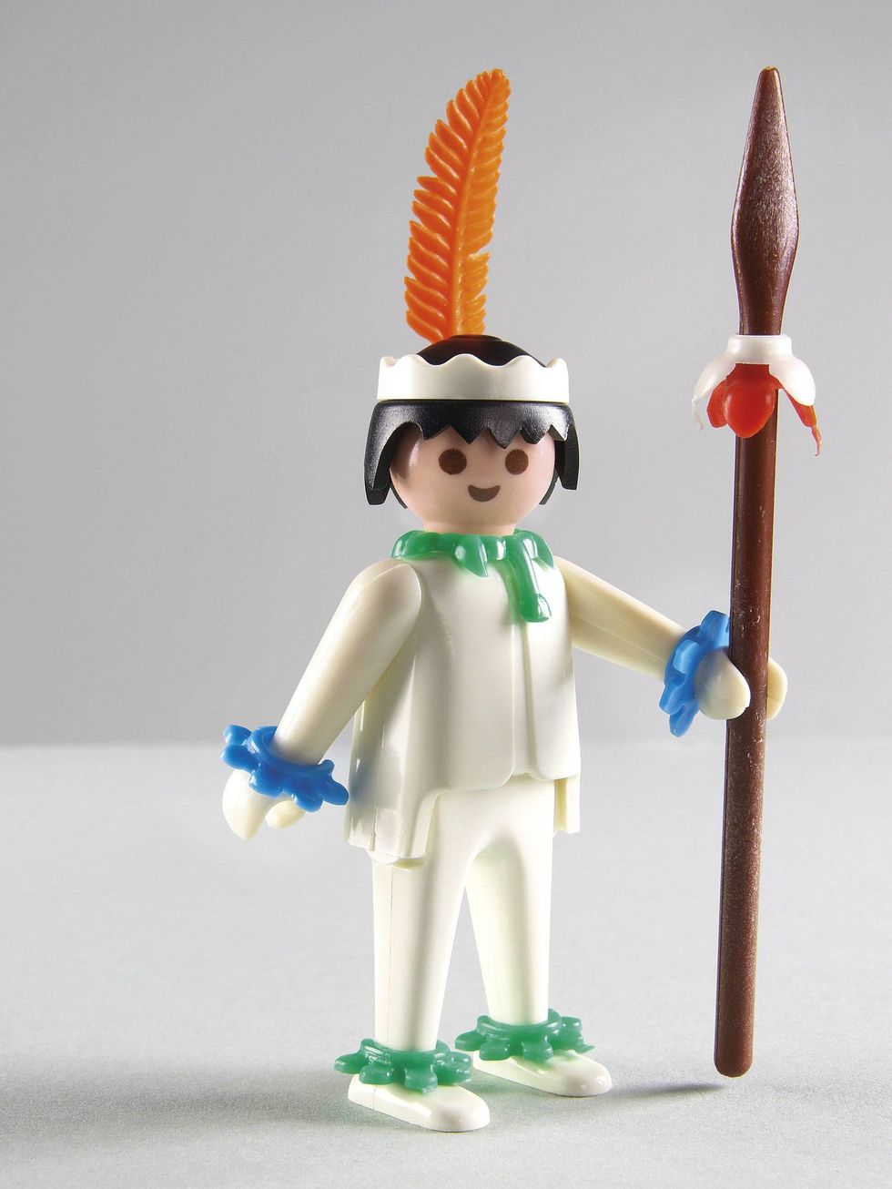 Standing, Toy, Costume accessory, Lego, Action figure, Pitchfork, Quiver, Fictional character, Costume hat, 