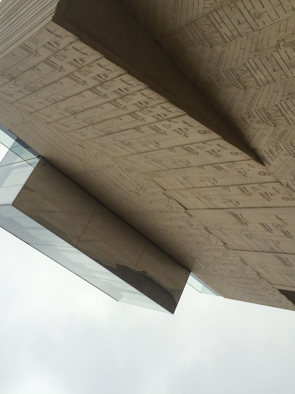 Daytime, Architecture, Atmosphere, Line, Wall, Landmark, Tints and shades, Khaki, Concrete, Beige, 