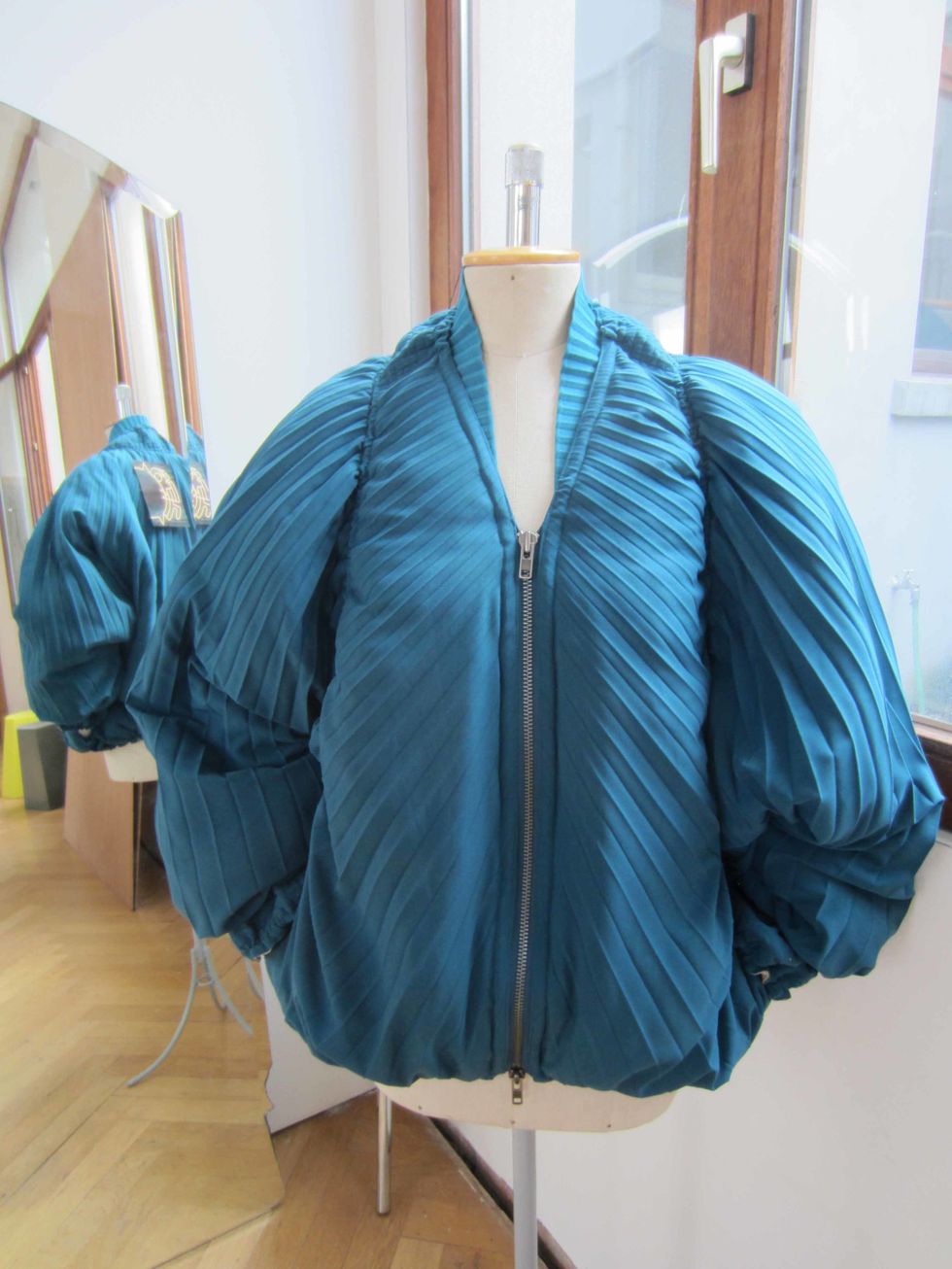Blue, Product, Collar, Sleeve, Textile, Teal, Electric blue, Jacket, Turquoise, Aqua, 