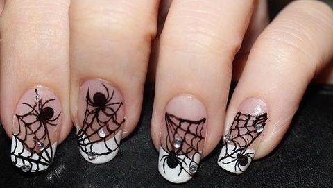 Finger, Skin, Pattern, Style, Organ, Insect, Nail, Arthropod, Design, Invertebrate, 