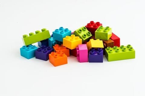 Colorfulness, Toy block, Pink, Magenta, Purple, Plastic, Toy, Electric blue, Rectangle, Majorelle blue, 