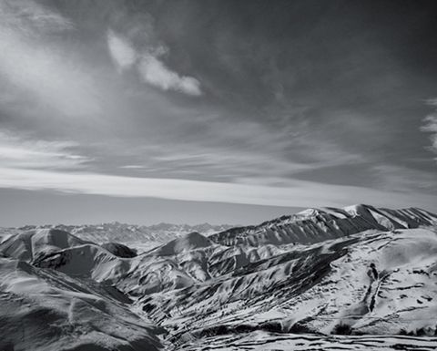 Sky, Mountainous landforms, Mountain range, Monochrome photography, Monochrome, Ridge, Slope, Mountain, Highland, Black-and-white, 