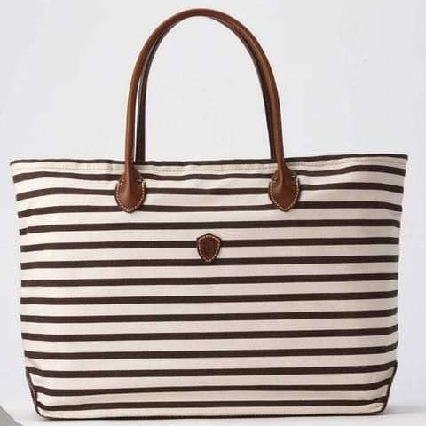 Product, Brown, Bag, White, Style, Fashion accessory, Luggage and bags, Beauty, Shoulder bag, Pattern, 