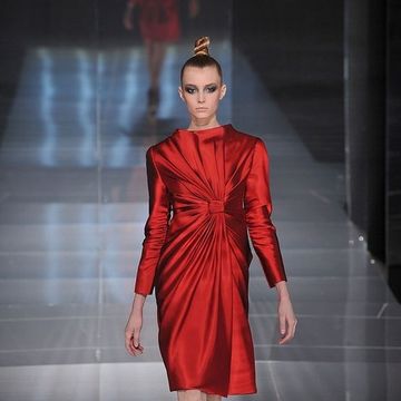 Sleeve, Human body, Fashion show, Shoulder, Human leg, Dress, Joint, Red, Fashion model, Style, 