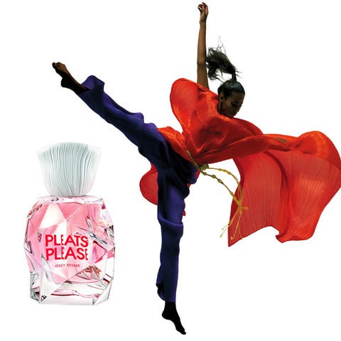 Dancer, Perfume, Costume accessory, Artist, Costume, Concert dance, Choreography, Costume design, Modern dance, Athletic dance move, 