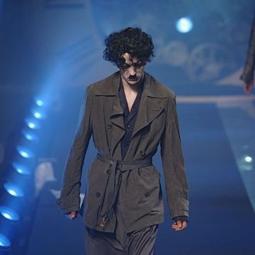 Standing, Collar, Style, Coat, Blazer, Fashion, Jheri curl, Fashion model, Suit trousers, Fashion show, 