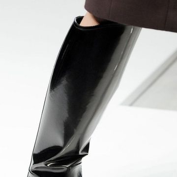 White, Style, Leather, Black, Black-and-white, Material property, Silver, Monochrome photography, Dress shoe, Knee-high boot, 