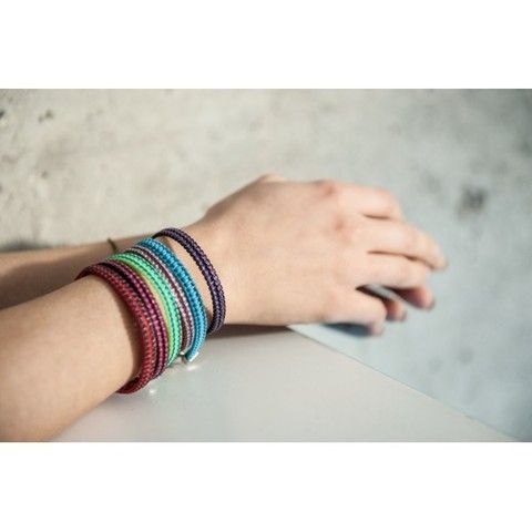 Stili d estate. In anteprima bracciali e braccialetti da sfoggiare