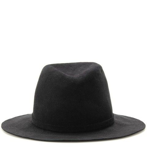 Hat, Line, Headgear, Costume accessory, Black, Grey, Beige, Costume hat, Rectangle, Maroon, 