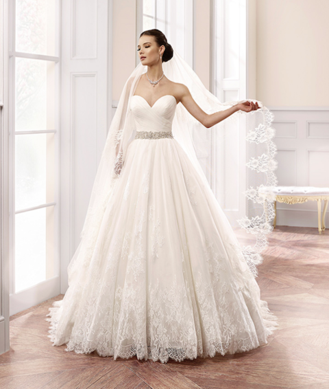 Clothing, Sleeve, Shoulder, Bridal clothing, Dress, Floor, Textile, White, Flooring, Wedding dress, 