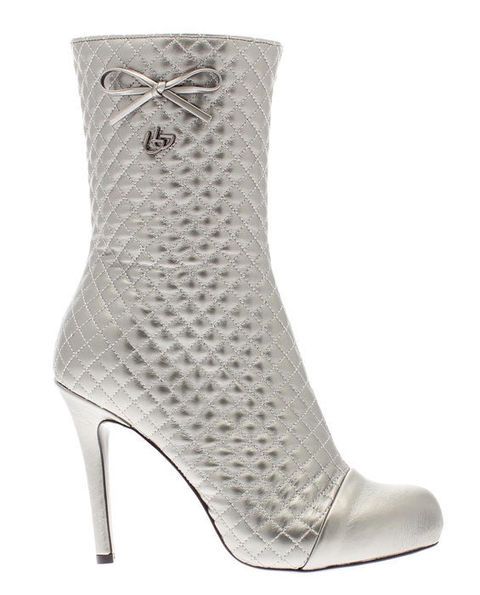 White, Pattern, Boot, Black, Grey, Beige, Design, Foot, Synthetic rubber, Fashion design, 
