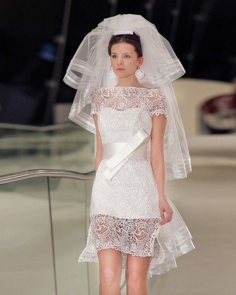 Clothing, Bridal veil, Sleeve, Veil, Dress, Shoulder, Bridal clothing, Photograph, Joint, Bridal accessory, 