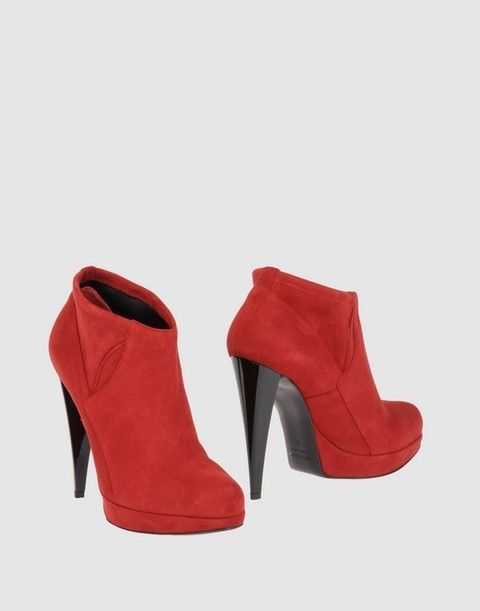 Footwear, Red, Carmine, Fashion, Leather, Maroon, Boot, High heels, Fashion design, Synthetic rubber, 