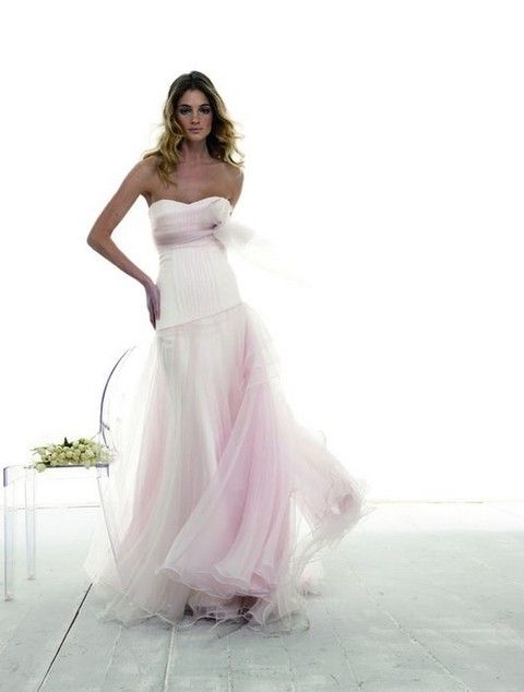 Clothing, Shoulder, Dress, Photograph, White, Bridal clothing, Formal wear, Gown, One-piece garment, Waist, 