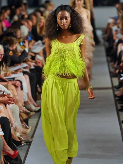 Fashion show, Hairstyle, Yellow, Runway, Shoulder, Joint, Fashion model, Waist, Style, Summer, 