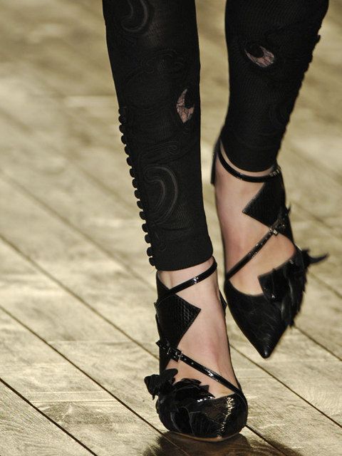 Human leg, Sandal, Style, High heels, Fashion, Foot, Black, Toe, Street fashion, Ankle, 