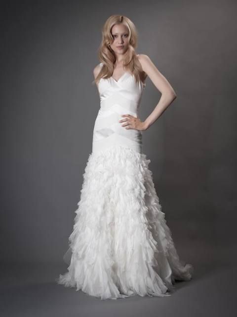 Clothing, Hairstyle, Shoulder, Bridal clothing, Textile, Dress, Photograph, Joint, White, Gown, 