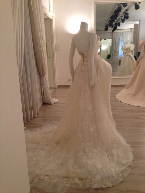 Floor, Flooring, Textile, Dress, Gown, Wedding dress, Bridal clothing, Formal wear, Fashion, One-piece garment, 