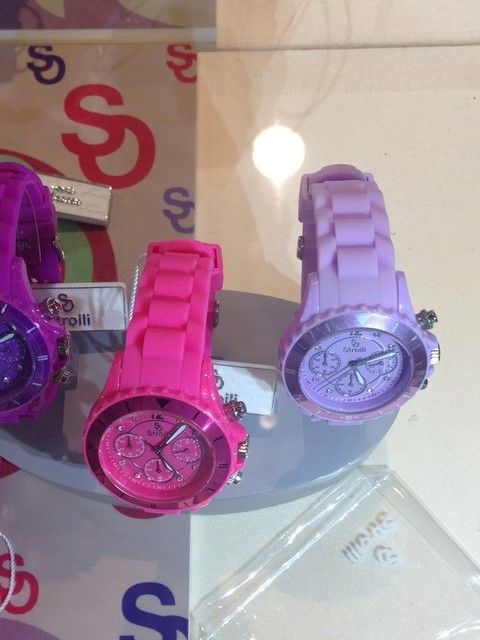 Purple, Magenta, Pink, Watch, Violet, Lavender, Watch accessory, Circle, Analog watch, Clock, 