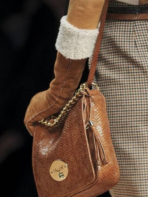 Brown, Textile, Bag, Style, Fashion accessory, Khaki, Tan, Fashion, Shoulder bag, Leather, 
