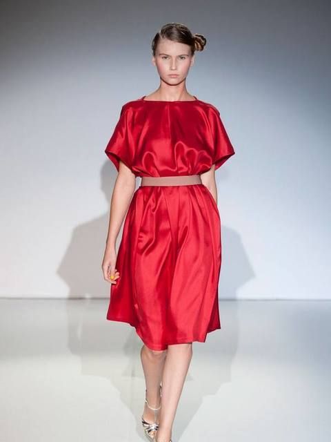 Sleeve, Shoulder, Human leg, Fashion show, Joint, Red, One-piece garment, Fashion model, Style, Dress, 