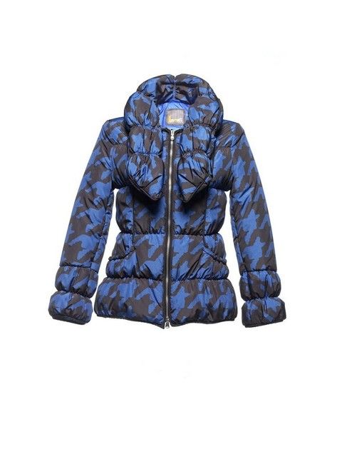 Blue, Jacket, Sleeve, Coat, Collar, Textile, Outerwear, Electric blue, Sweatshirt, Cobalt blue, 