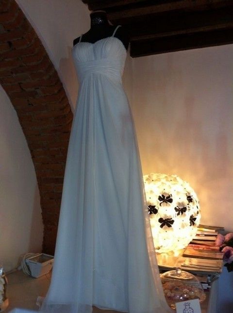 Shoulder, Dress, Textile, Formal wear, One-piece garment, Gown, Fashion, Bridal clothing, Wedding dress, Bridal party dress, 