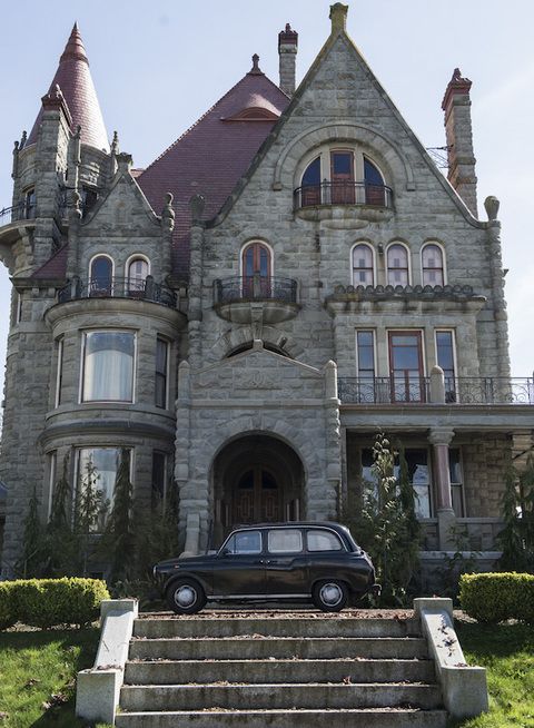 Building, House, Home, Mansion, Turret, Garden, Door, Sport utility vehicle, Lawn, Historic house, 