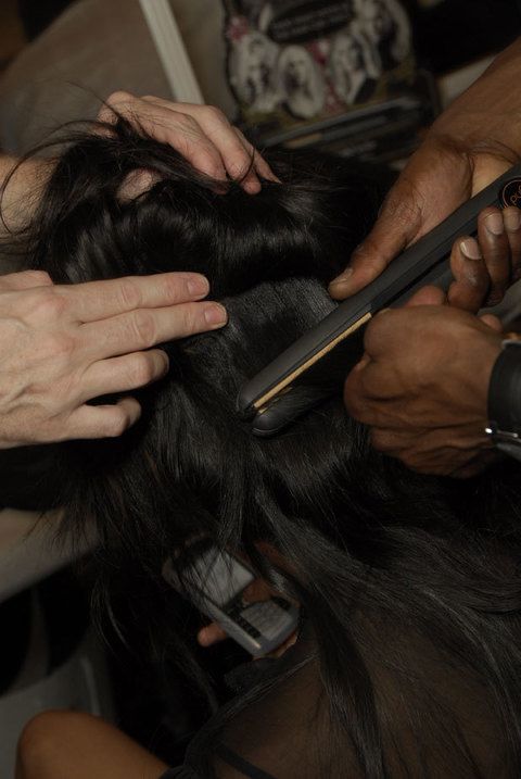 Finger, Wrist, Hand, Nail, Black hair, Long hair, Fur, Thumb, Hairdresser, Artificial hair integrations, 