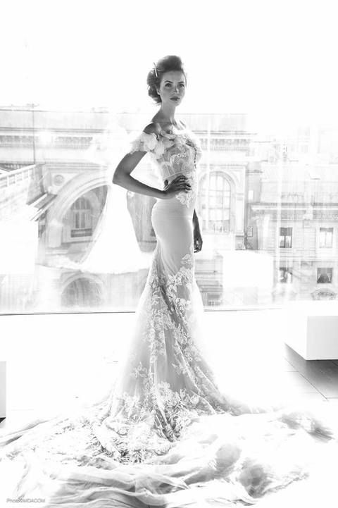 Hairstyle, Shoulder, Dress, Photograph, White, Bridal clothing, Gown, Style, Waist, Formal wear, 