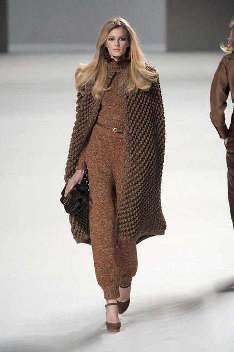 Clothing, Brown, Fashion show, Shoulder, Runway, Winter, Joint, Outerwear, Fashion model, Style, 