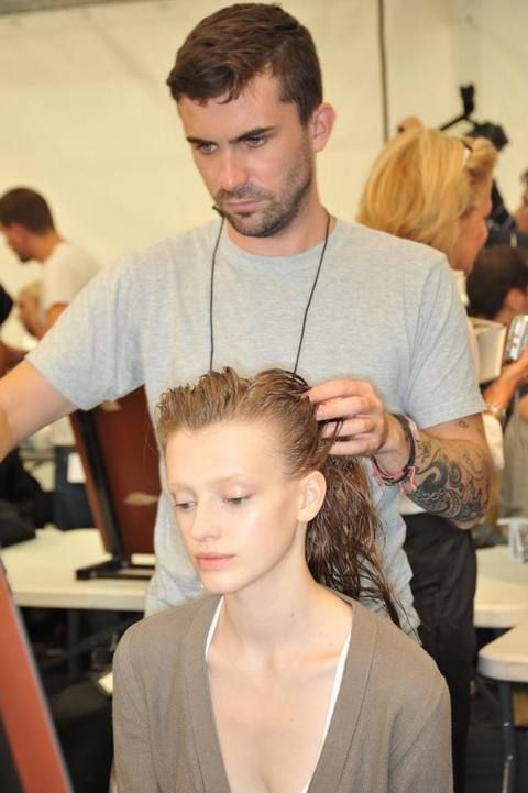 Hair, Face, Head, Ear, Hairstyle, Beauty salon, Eyebrow, Hairdresser, Barber, Style, 