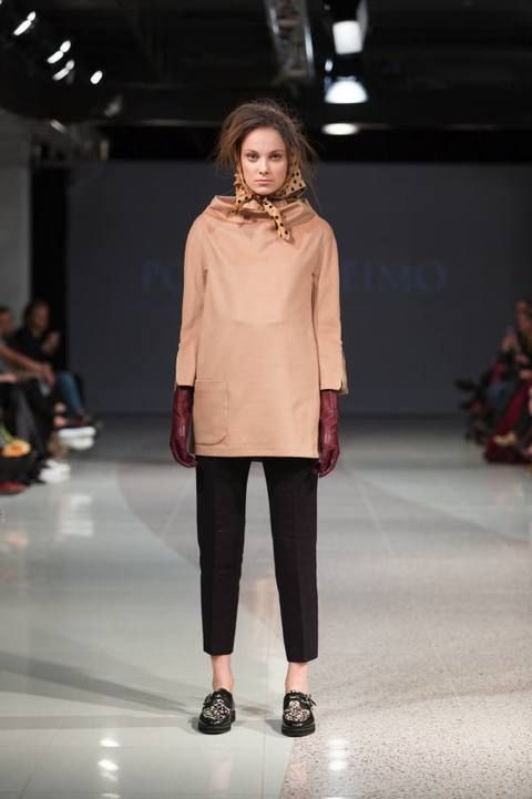Clothing, Sleeve, Human body, Fashion show, Shoulder, Joint, Outerwear, Style, Runway, Fashion model, 