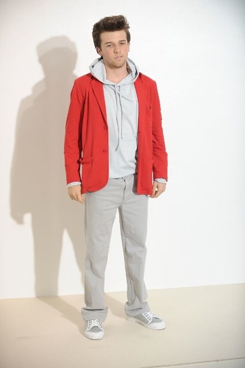 Leg, Sleeve, Trousers, Shoe, Jacket, Textile, Standing, Outerwear, Collar, Style, 