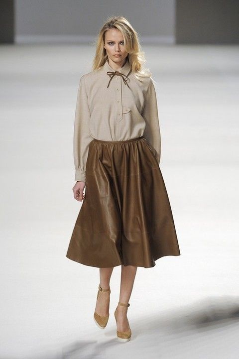 Clothing, Brown, Sleeve, Shoulder, Textile, Joint, Outerwear, Fashion show, Khaki, Style, 